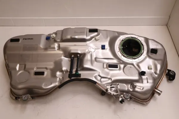 Volvo Polttoainesäiliö OEM 32139162 V60 II Plug-in Hybridille image 2