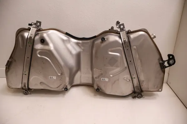 Volvo Polttoainesäiliö OEM 32139162 V60 II Plug-in Hybridille image 3