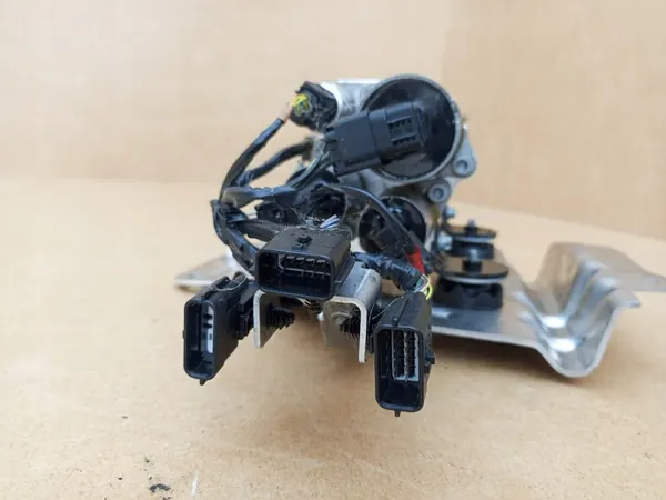 Bloc de soupape stabilisateur actif RANGE ROVER VOGUE L405 CPLA-5E487-AB image 10