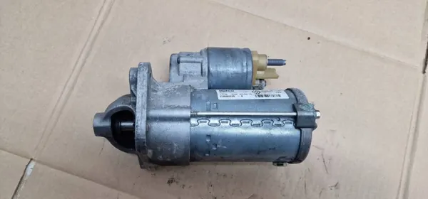 Renault Käynnistin OEM 233008223R Clio IV 1.5 DCI:lle image 2