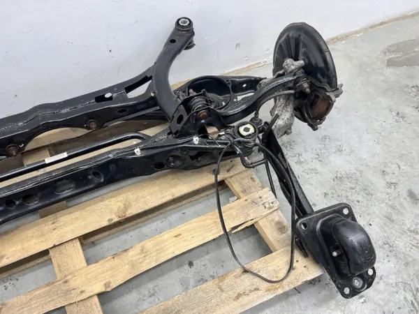 VW Tiguan II bakaxelbalk OEM MMAUTKO-27767 image 3