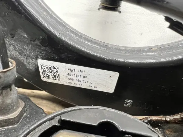 VW Tiguan II bakaxelbalk OEM MMAUTKO-27767 image 4