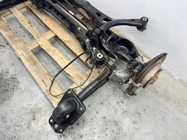 VW Tiguan II bakaxelbalk OEM MMAUTKO-27767 image 5