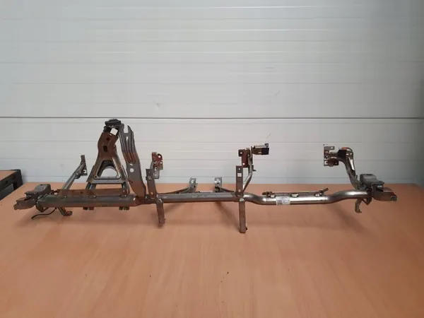 BMW Dashboardframe OEM 6823064 - Gebruikte Staat image 3