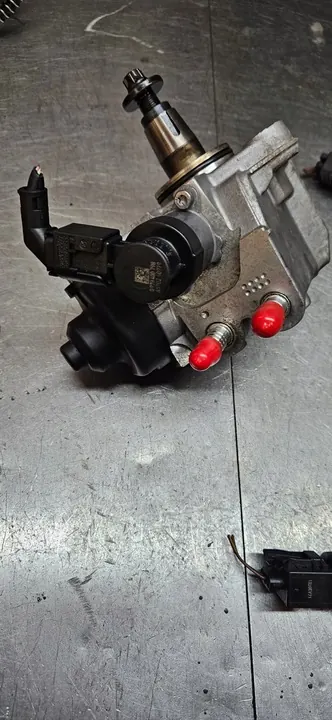 Sistema de combustible completo BMW F10 F11 525D F30 00.061.68N image 4