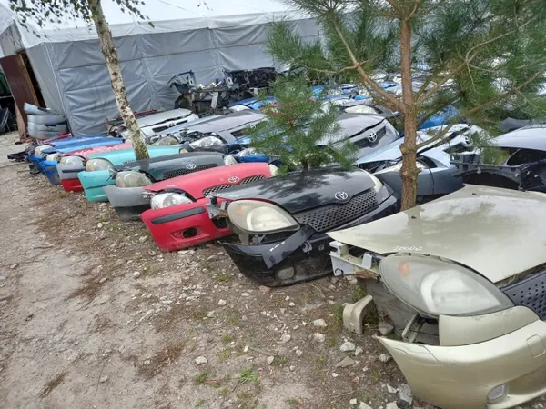 Toyota Yaris Verso stänkskärmskydd vänster bak OEM 75860-52020 image 10