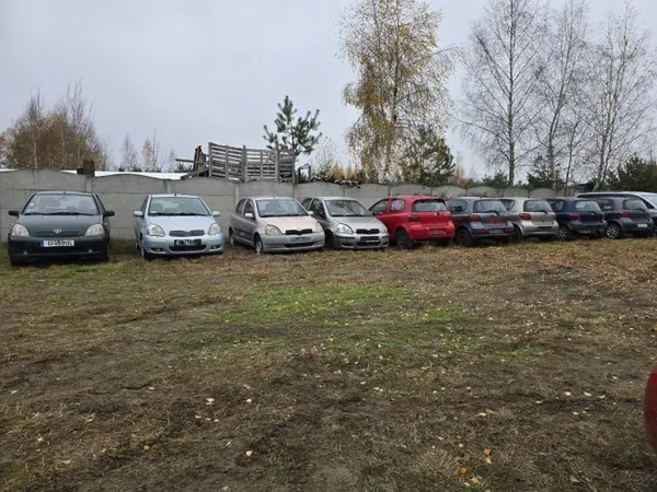 Toyota Yaris Verso stänkskärmskydd vänster bak OEM 75860-52020 image 8