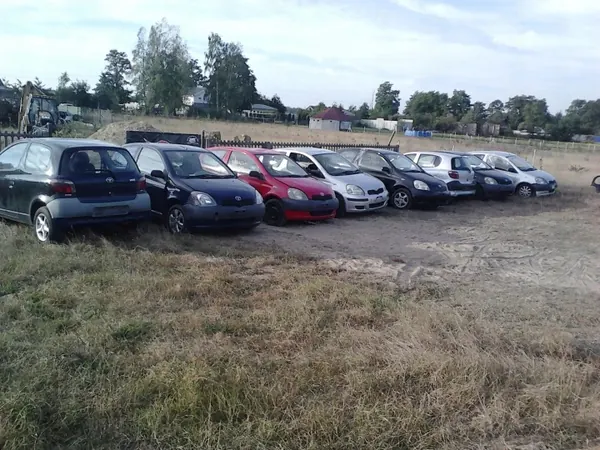 Toyota Yaris Verso stänkskärmskydd vänster bak OEM 75860-52020 image 9