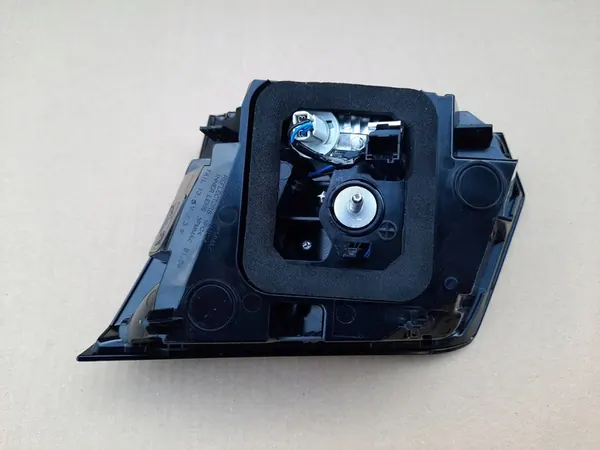 Lámpara Trasera Izquierda Peugeot 3008 II 2016-2020 OEM 9810477880 image 2