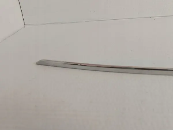 Striscia cromata paraurti posteriore sinistra Mercedes W204 A2048851521 image 2