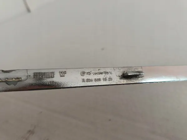 Striscia cromata paraurti posteriore sinistra Mercedes W204 A2048851521 image 9