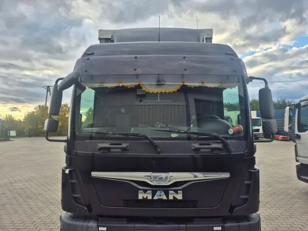 MAN TGL TGM Euro 6 Bare Black Ohjaamo OEM image 3