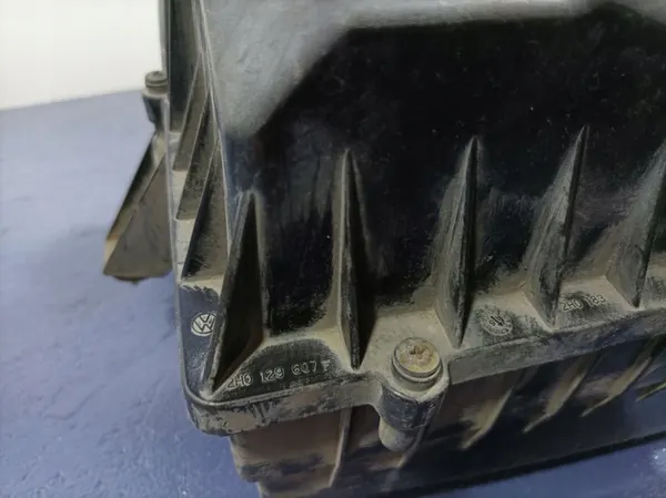 VW Amarok I 2.0 TDI Ilmansuodattimen Kotelo MAF Anturi OEM image 9