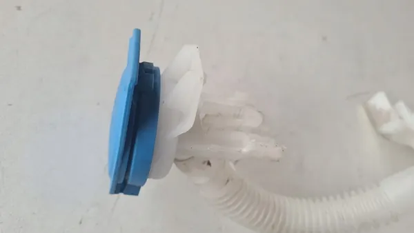 Réservoir de liquide de lave-glace VW Audi 2Q0955453G image 2