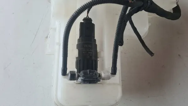 Réservoir de liquide de lave-glace VW Audi 2Q0955453G image 4