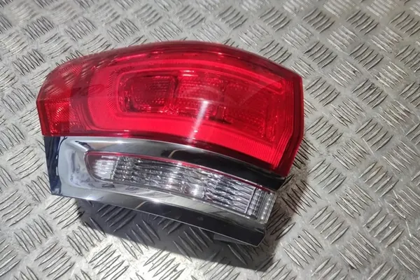 Lámpara trasera derecha JEEP GRAND CHEROKEE I P68110017AE image 4