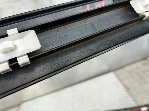 Rivestimento porta anteriore destro MERCEDES BENZ W203 C-KLASA II OEM A2036905062 image 10