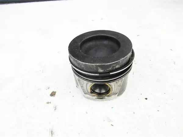 Motor Kolv SEAT Ibiza IV 2.0 TDI 2008-2017 OEM image 2