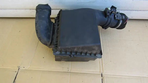 MERCEDES CLA W117 Carcaça do Filtro de Ar 2.2 CDI image 1