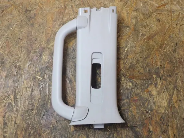 Garniture de pilier Isuzu D-Max côté droit OEM BTU1946 image 2