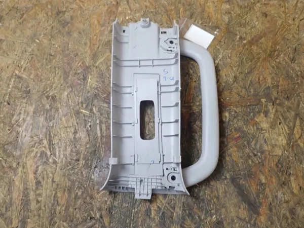 Garniture de pilier Isuzu D-Max côté droit OEM BTU1946 image 4