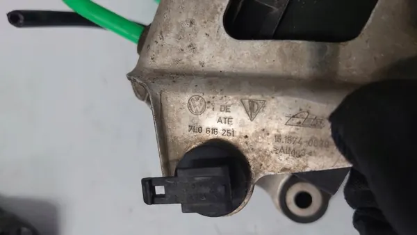 VW Touareg I 7L Luchtveringverdeler OEM 7L0616251 image 7