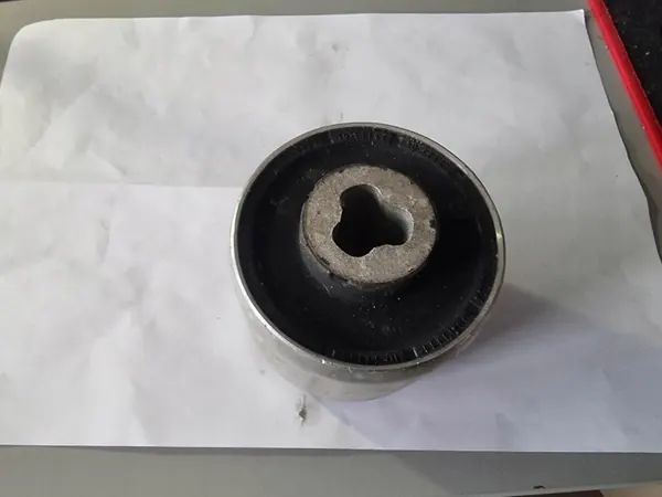 Buje de brazo oscilante Mercedes OEM A212 333 0014 image 2