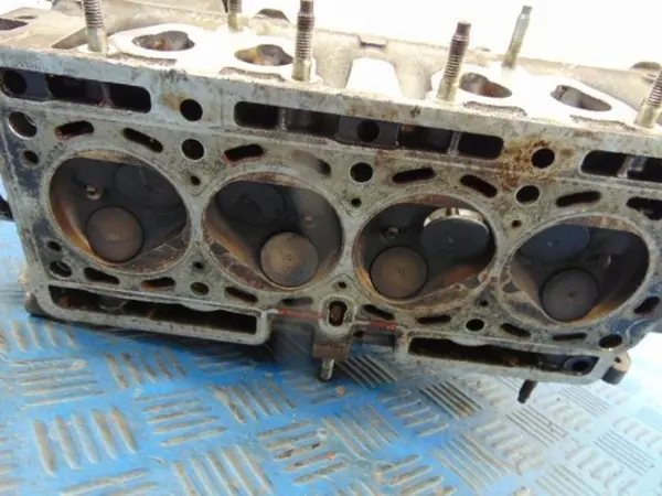 RENAULT CLIO II 1.2 8V Engine Head 7700864624 image 5