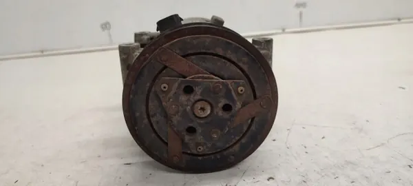 Renault OE 8200678499 AC Compressor image 3