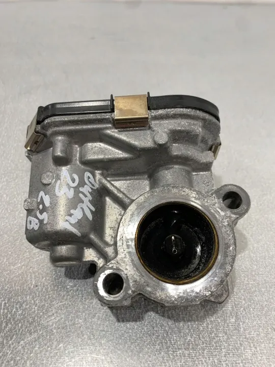 Válvula EGR Mitsubishi Outlander OEM 147105TA0C image 4