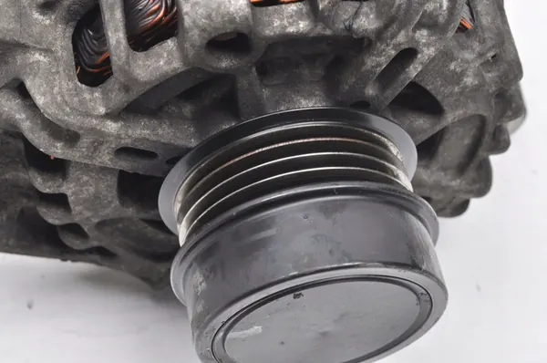 TOYOTA YARIS III 1.3 VVTi Generaattori 27060-0Y120 image 3