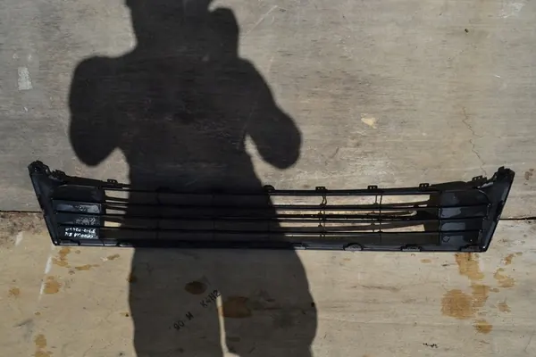 Griglia paraurti anteriore TOYOTA COROLLA E16 image 2