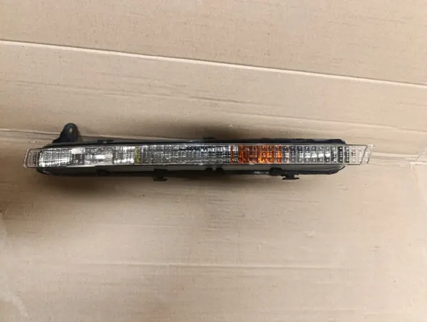 Audi Q7 Frontlinker Blinker OEM 4L0953041 image 2