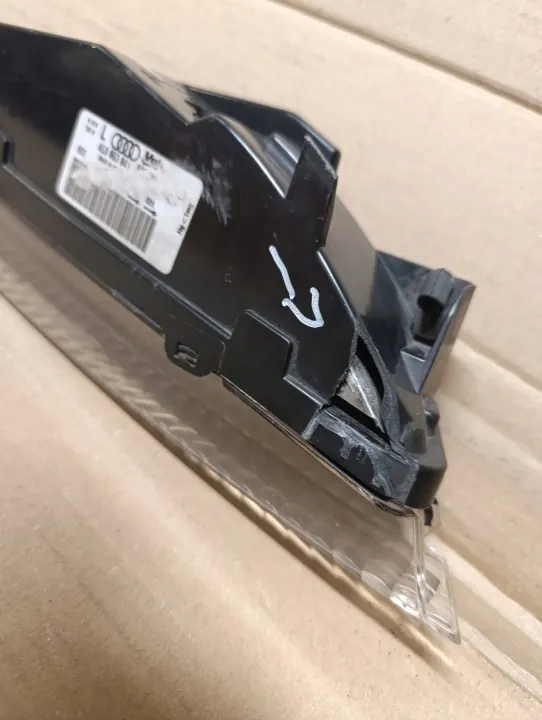 Audi Q7 Frontlinker Blinker OEM 4L0953041 image 4