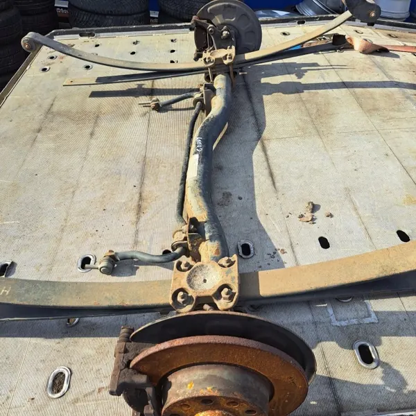 OEM 7113359 Poutre Suspension Arrière VW Caddy image 4