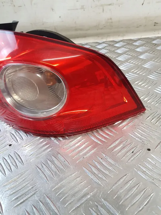 Luz Trasera Derecha en Guardabarros Renault Laguna II Lift 8200262668 image 5