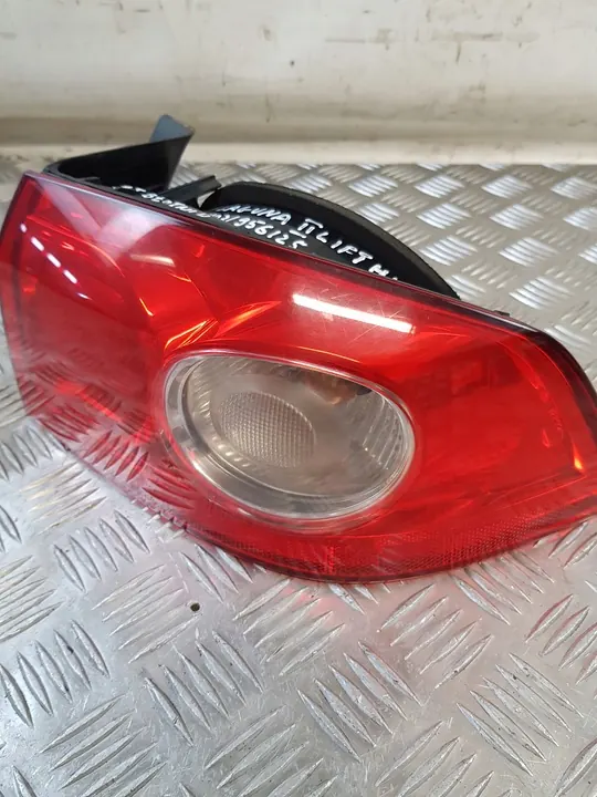 Luz Trasera Derecha en Guardabarros Renault Laguna II Lift 8200262668 image 6