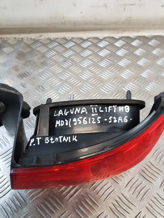 Luz Trasera Derecha en Guardabarros Renault Laguna II Lift 8200262668 image 7