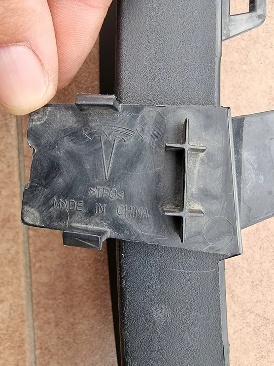 Bakre Stötfångare Spoiler Tesla Model 3 2017 image 3