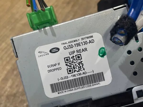 Land Rover USB-Anschluss OEM GJ3219E130AD - Gebraucht image 5