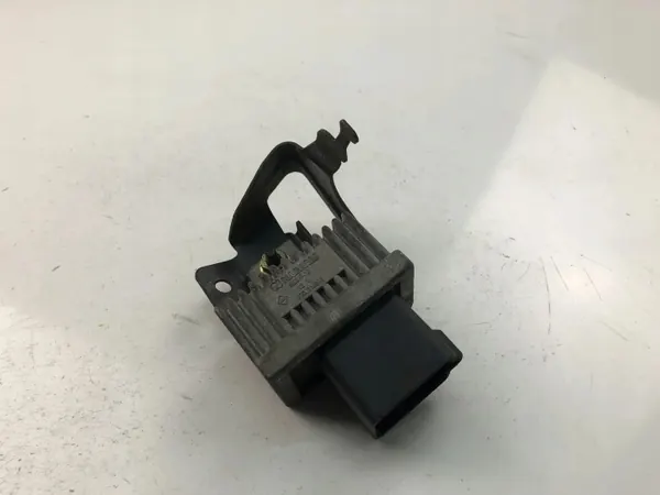 Relais OEM 770115078 voor Renault Megane II 2003 image 2