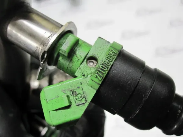 MERCEDES E 1.8 271.941 163PK Brandstofrail 0280161511 image 4