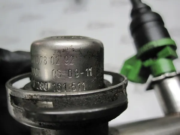 MERCEDES E 1.8 271.941 163PK Brandstofrail 0280161511 image 6