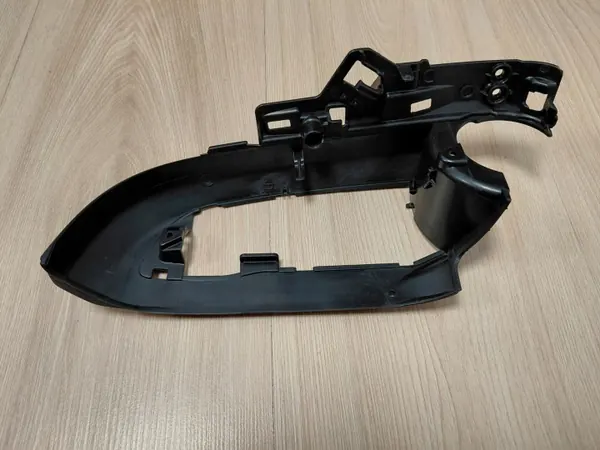Toyota BZ4X Cache Bas Miroir Gauche OEM image 4