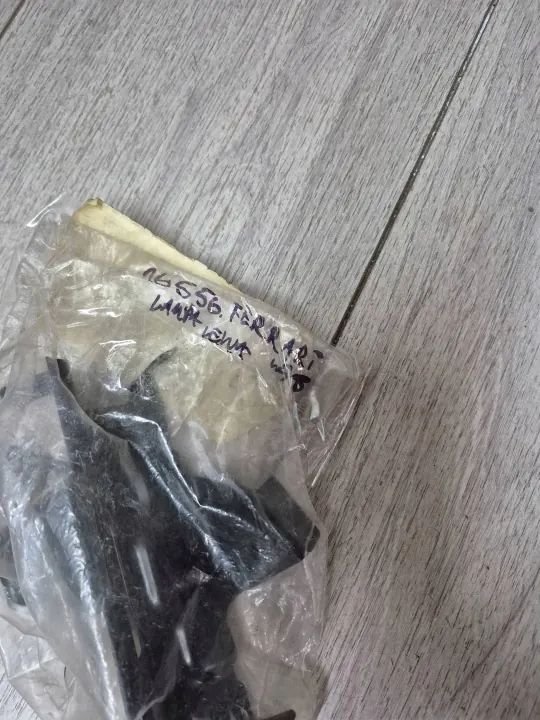 Ferrari 458 Vänster Framstrålkastarfäste OEM 264942 image 4