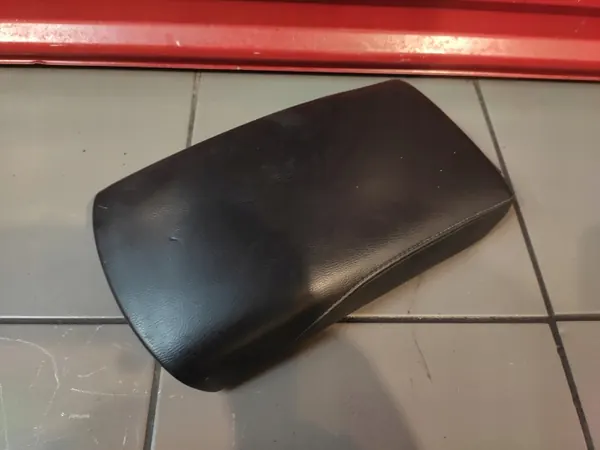 Apoio de braço central Nissan T32 OEM com armazenamento image 2