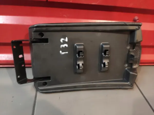 Apoio de braço central Nissan T32 OEM com armazenamento image 3