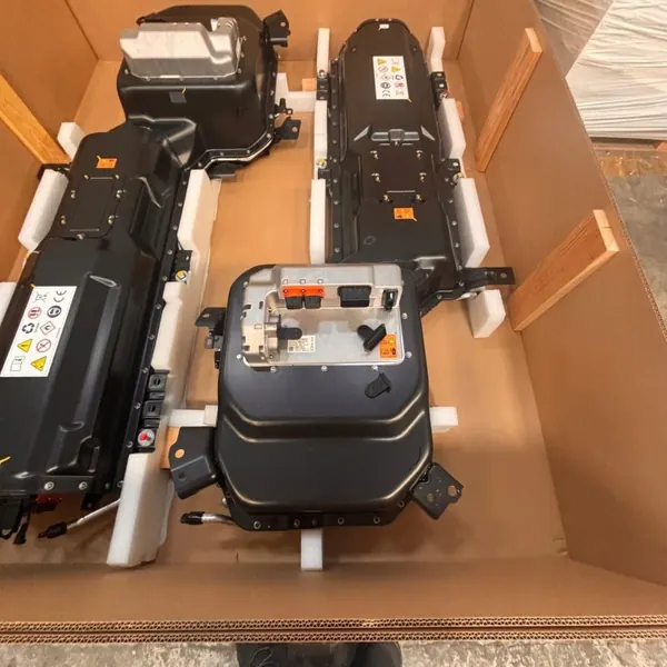 Módulo Armazenamento Energia OEM V42F4244 11,4 kWh image 2