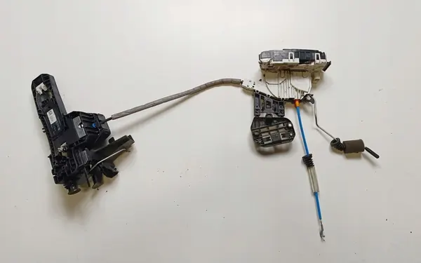 Suporte de maçaneta dianteira direita Infiniti Q30 QX30 OEM image 5