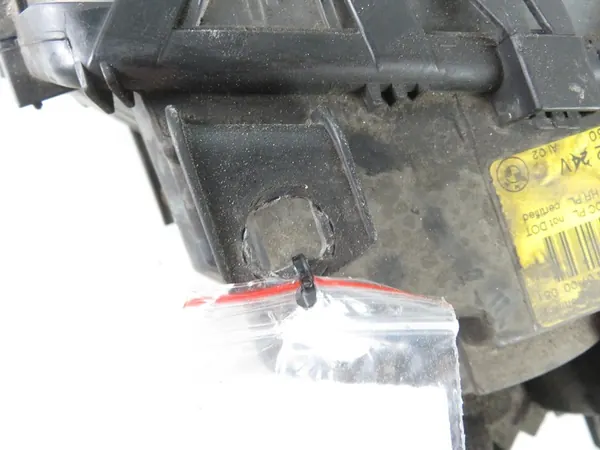 Farol Direito BMW 3 320D E46 OEM 6902760 image 9